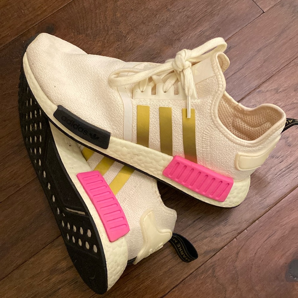 adidas NMD R1 Cream Screaming Pink